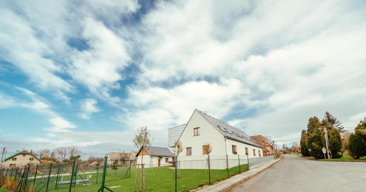Apartmany Dalov Sternberk Exterior photo